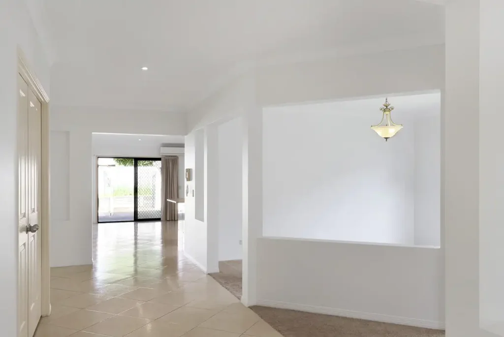 Stylish Family Home with Pool, Perfect for Entertaining