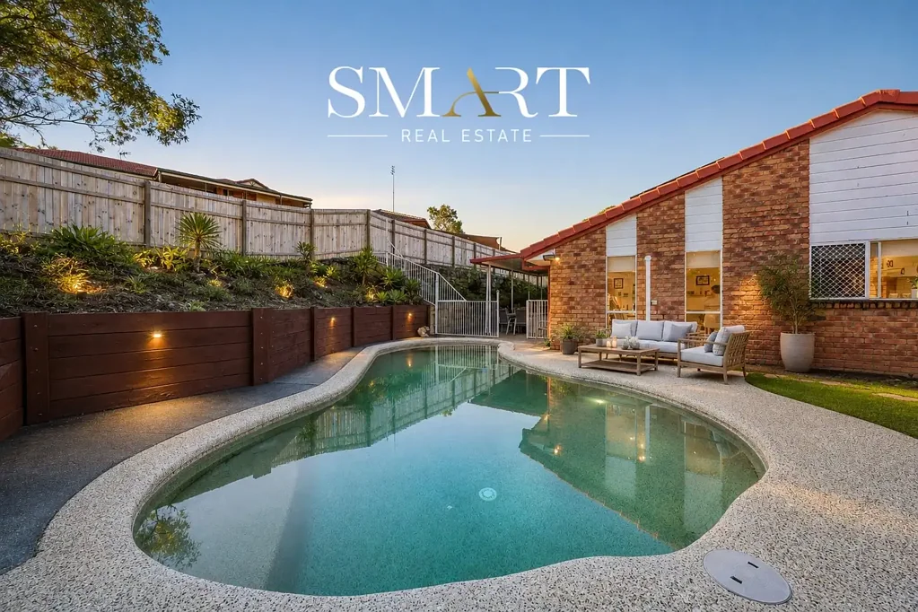 Helensvale 5chambre Rare 1,112m² Corner Block with Granny Flat, Pool & Development Opportunity!