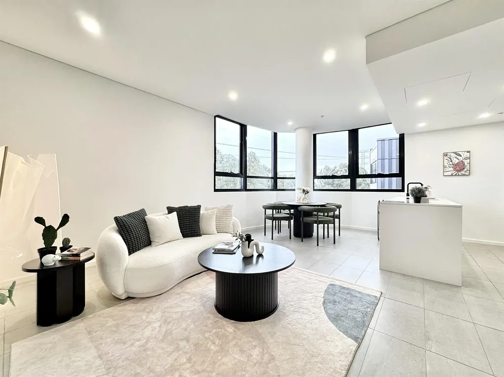Melrose Park 2房 位于前瞻性Melrose Park Village
一站式生活，便利交通
现代化6楼公寓，阳光充足
宽敞开放式布局，冬季花园
主卧私人套间，第二卧明亮
高端厨房，安全建筑
NBN高速网络，环保设施
智能社区设施，城市生活方式 Modern Comfort and Smart Living in Melrose Park Village