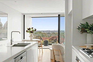 Miranda 2 Slaapkamer North-Facing Apartment with City Views