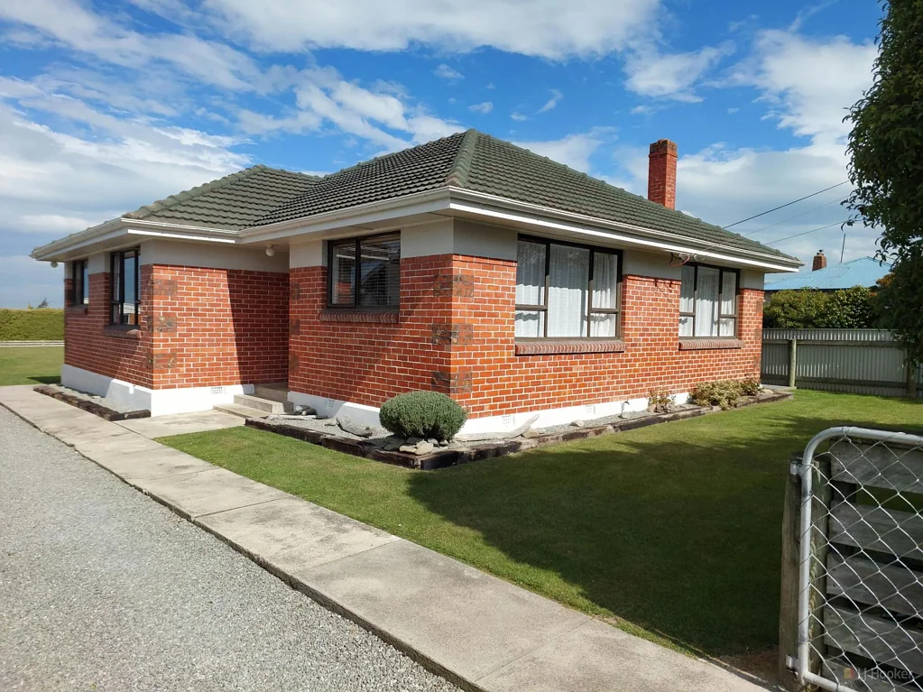 Waimate 4房  Immaculate Family Home - Move In Ready!