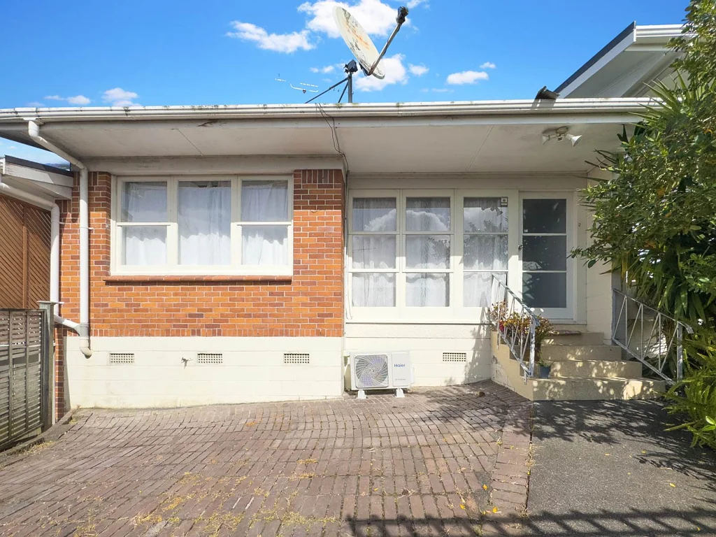 Pakuranga 2房  Brick Beauty - Family Ready, Investor Friendly!