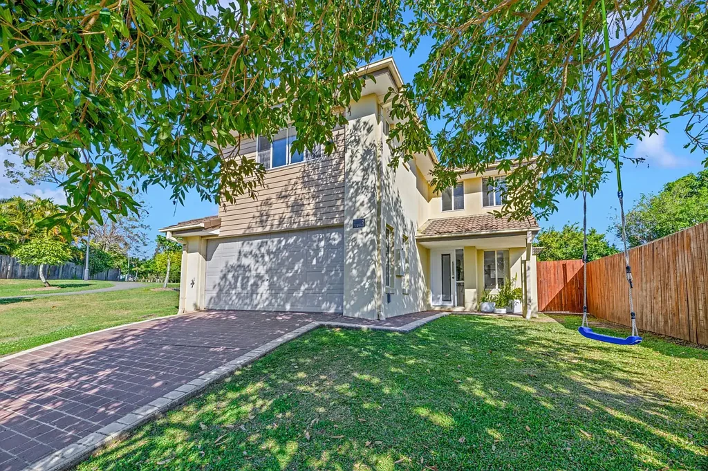2 Kingfisher Place, Coomera, QLD 4209
