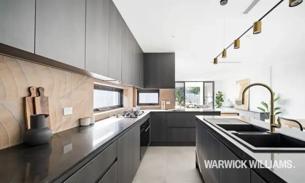 AN EXCEPTIONAL STANDARD OF CONTEMPROARY FAMILY LIVING
