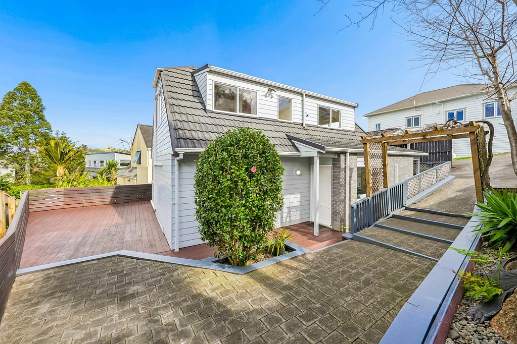 Remuera 3 Slaapkamer Entry-Level Opportunity in Double Grammar Zone!
