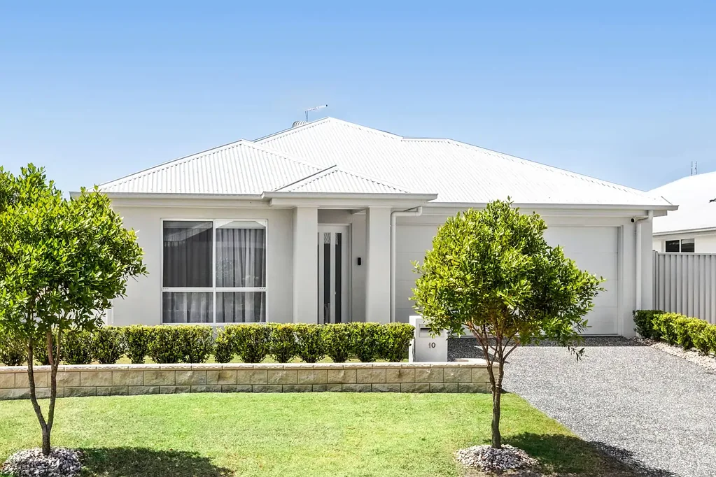 Palmview 4कमरा Charming Modern Home in a Tightly Held Palmview Pocket REF: 4396