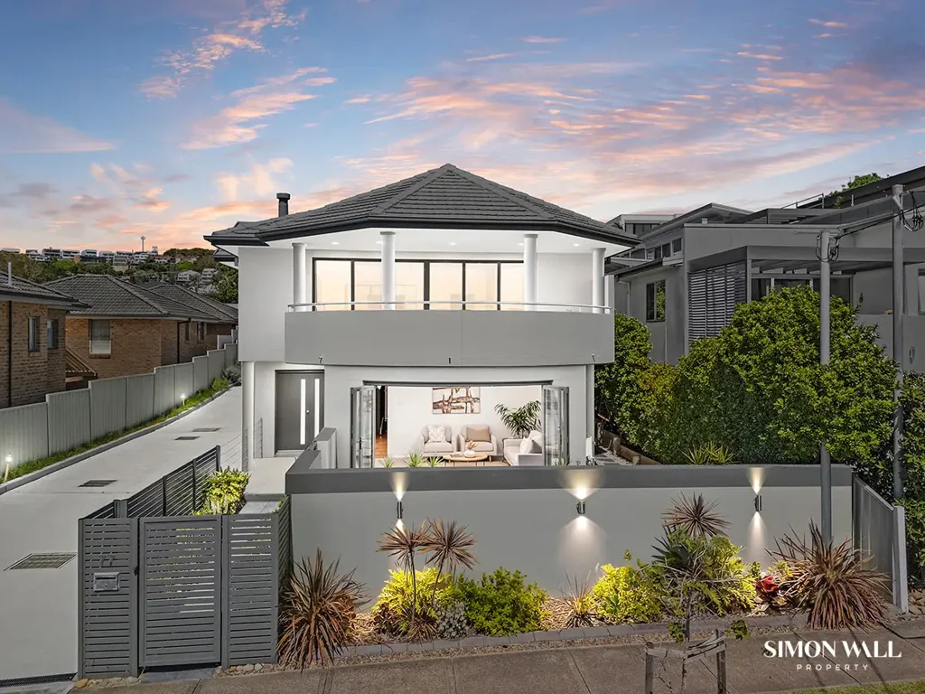 Merewether 4غرفة نوم Well Balanced Home with North Facing Aspect