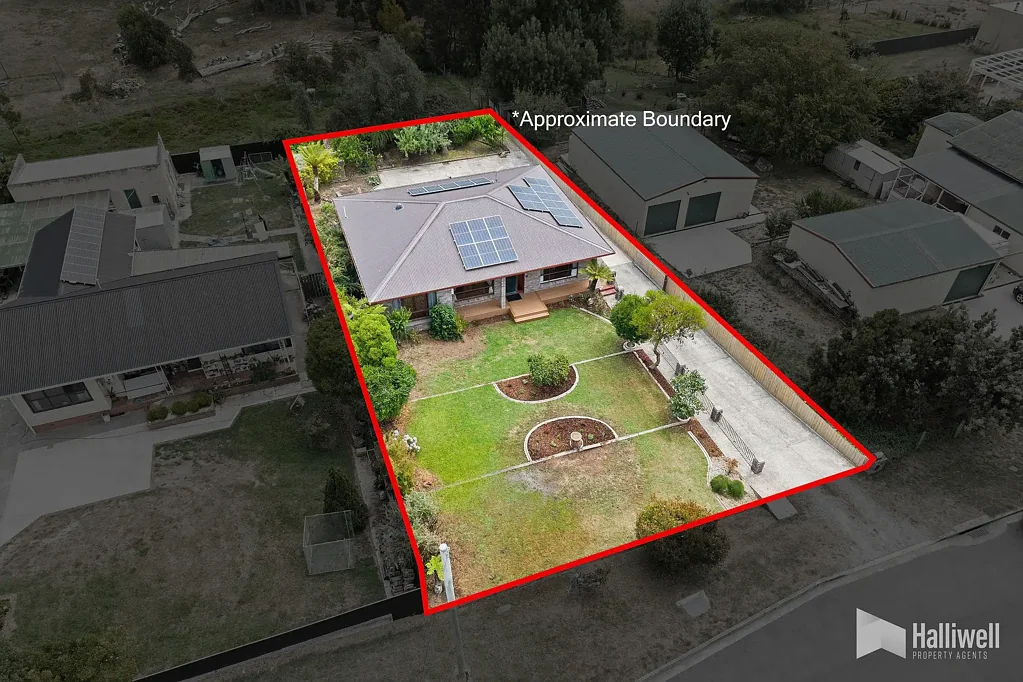 Spreyton 3 Bedroom Large Energy Efficient Home For The Growing Family