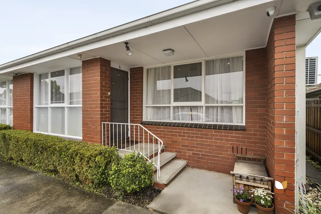 Essendon 2कमरा Revitalised Villa in the Windy Hill Estate
