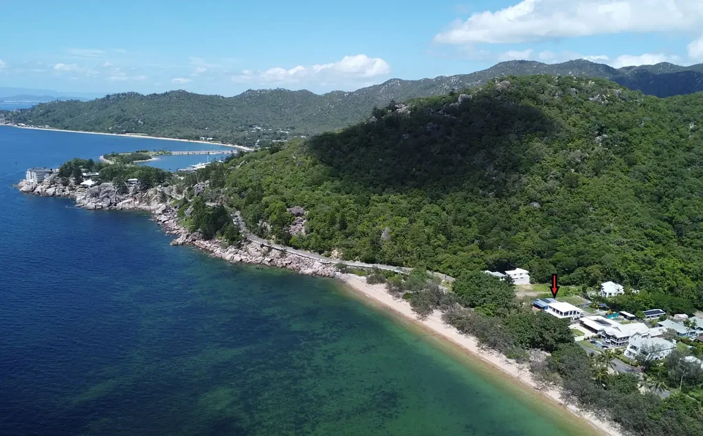 Arcadia 3 Slaapkamer Azure on Geoffrey Bay – Move in ready, Beachfront living