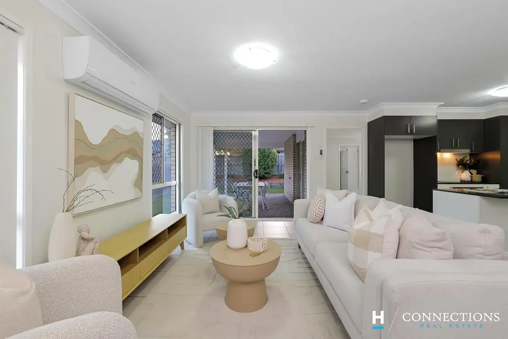 Morayfield 3ਬੈੱਡਰੂਮ Effortless Style, Sunset Vibes - One Half of a Rare Duplex Opportunity