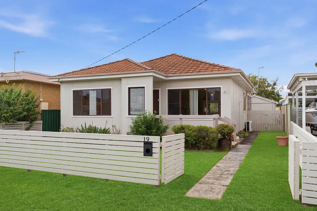 19 Oxford Street, Umina Beach, NSW 2257