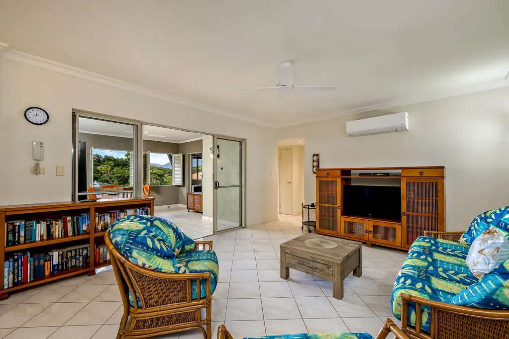 Cairns North 2غرفة نوم TOP FLOOR, EASTERLY ASPECT, CORNER LOCATION = EVERYTHING YOU'VE BEEN SEARCHING FOR