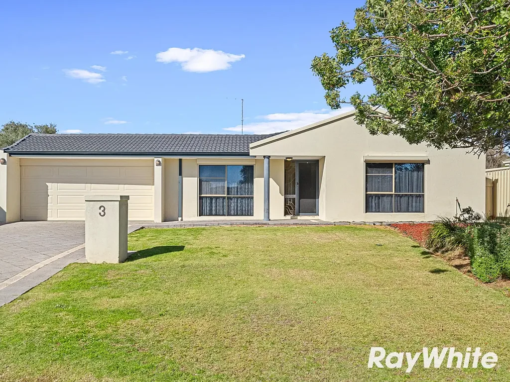 Silver Sands 3房  Large Home, Prime Location, Endless Possibilities