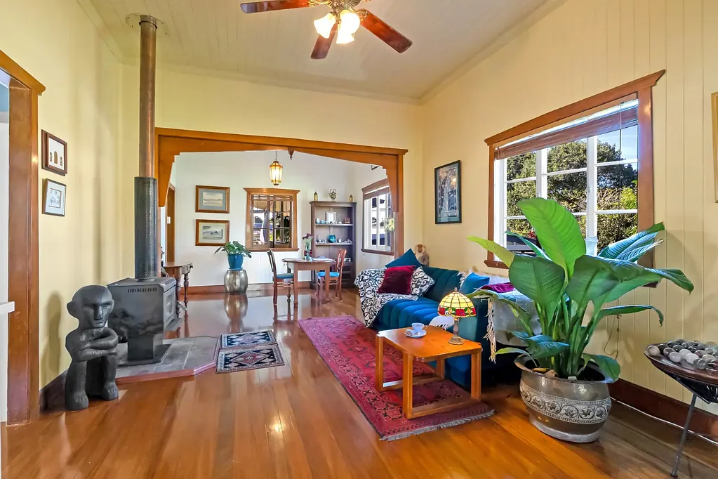 Atherton 5房  Timeless Queenslander Charm | Shed & Ample Parking Options | Multiple Living Zones