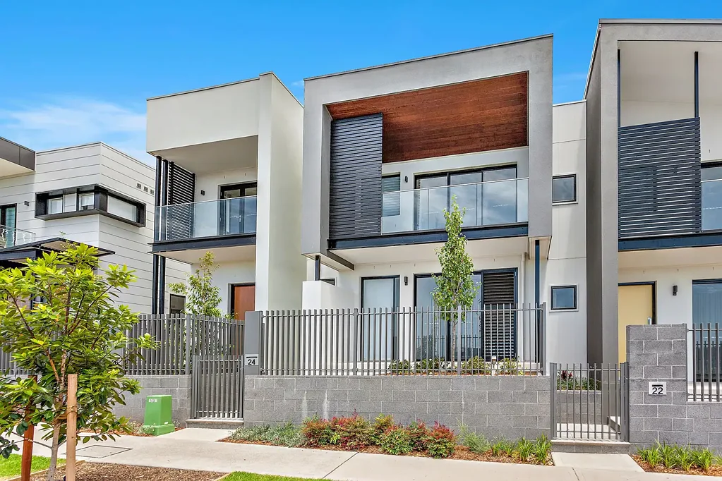 4 Bedroom Luxury Home Close to the Marina