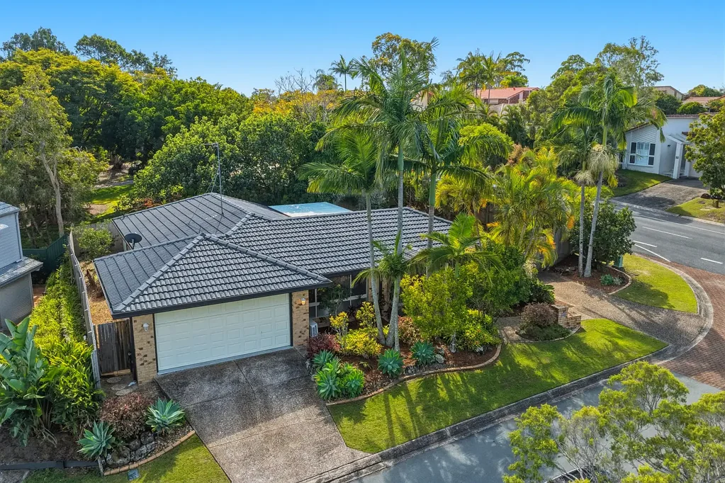 Robina 3房  A Charming Family Home on a Peaceful Corner Block