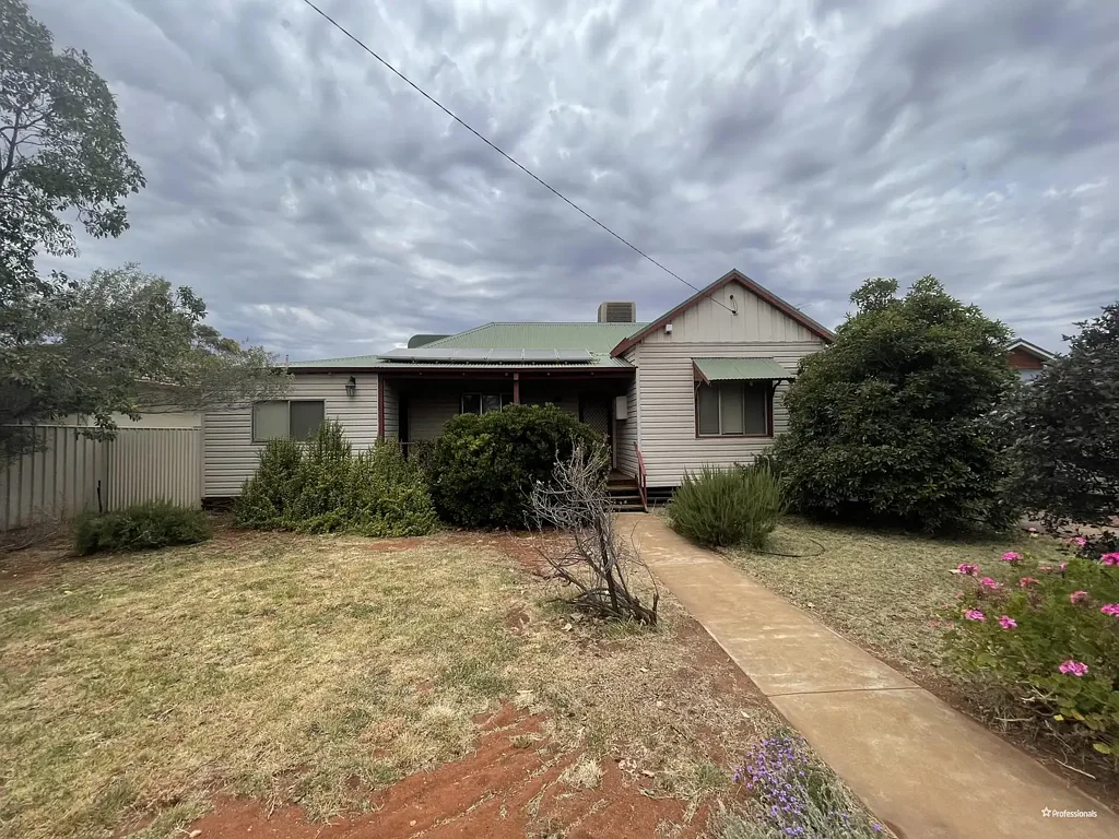 Character Home In Lamington