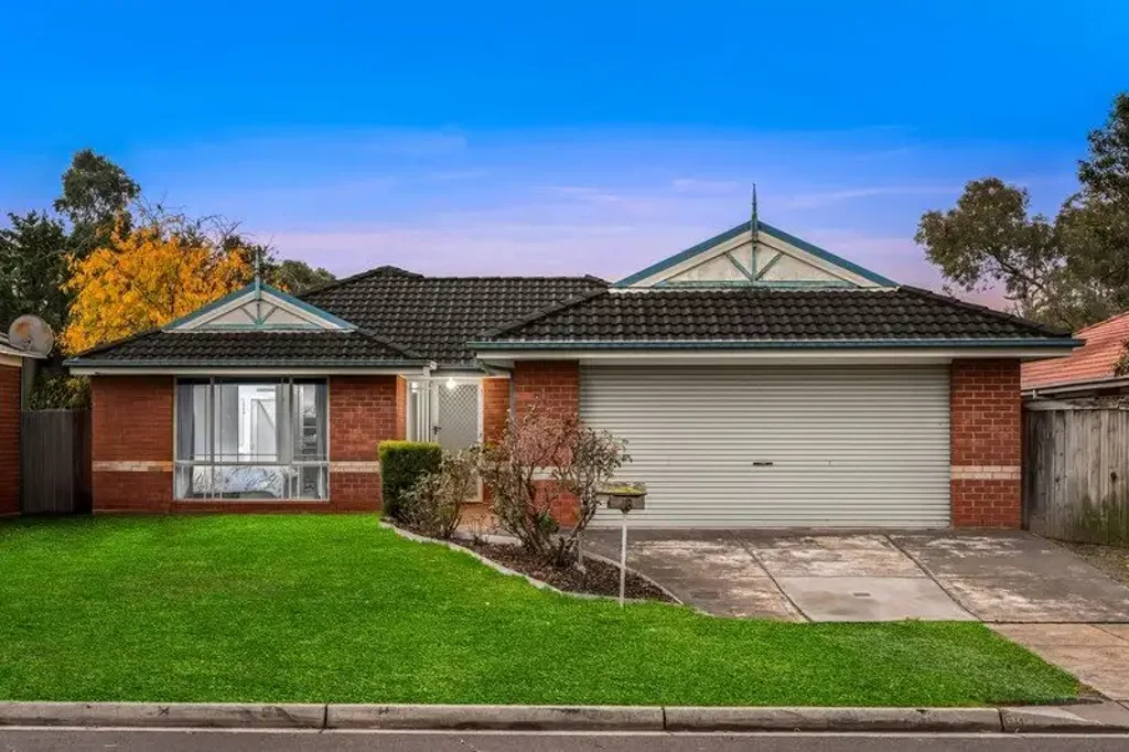 Lynbrook 4બેડરૂમ A Family Entertainer on 606sqm - Space, Comfort & Lifestyle in the Heart of Lynb