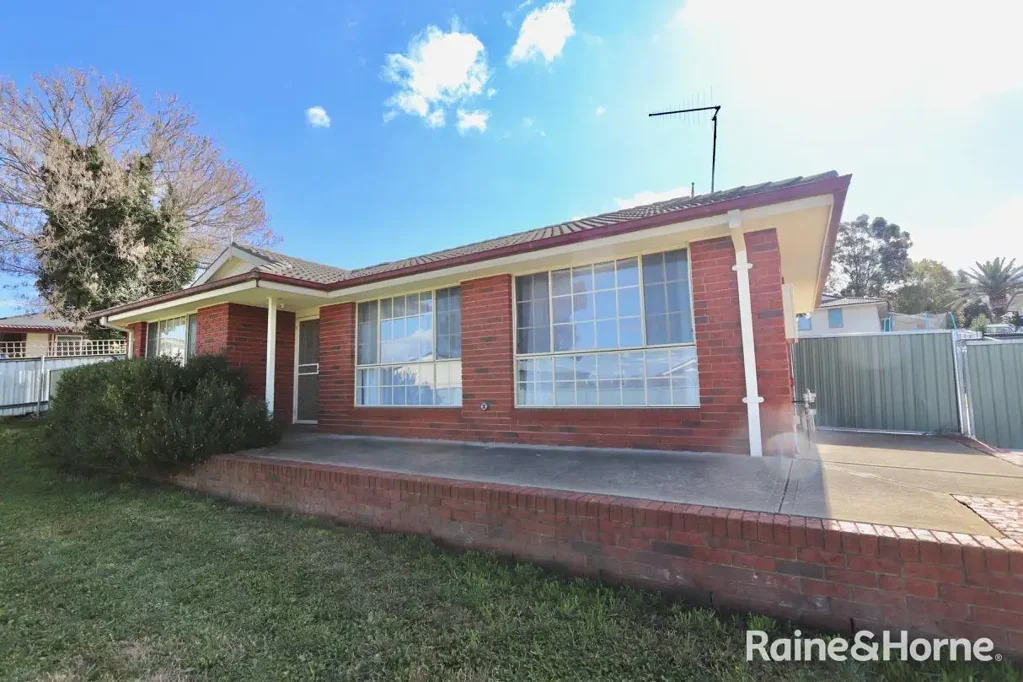 Kelso 3 Bedroom COMFORTABLE LIVING IN A QUIET CUL-DE-SAC