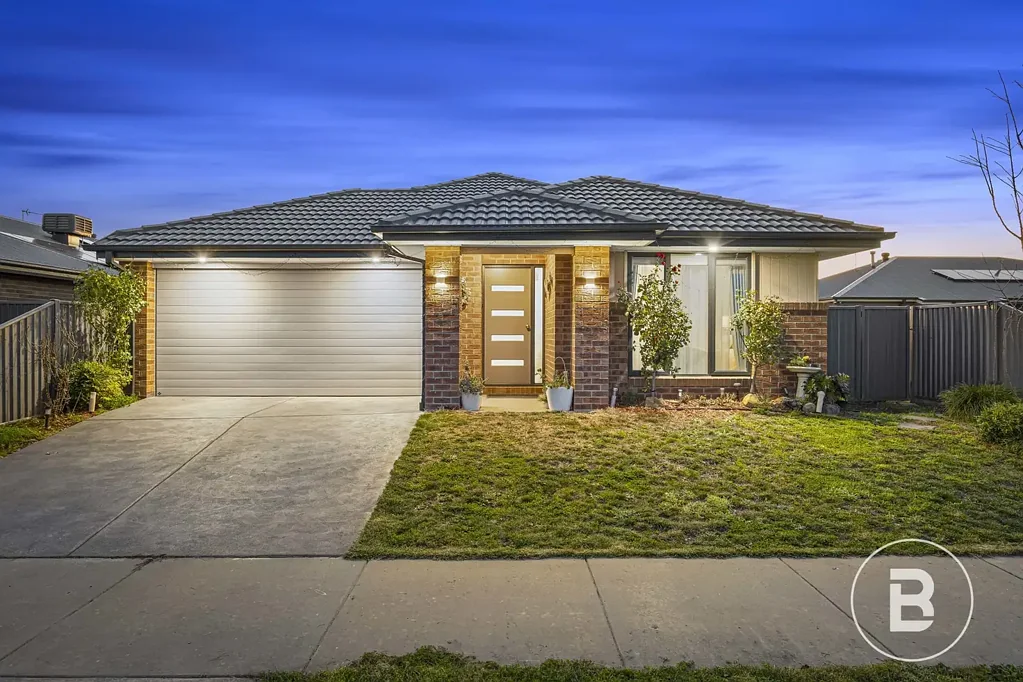 Alfredton 4Moenga IMMACULATE FOUR BEDROOM HOME WITH DUAL LIVING