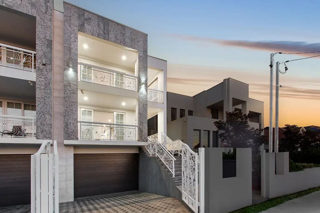 Lidcombe 4部屋 Generous family residence in a convenient address