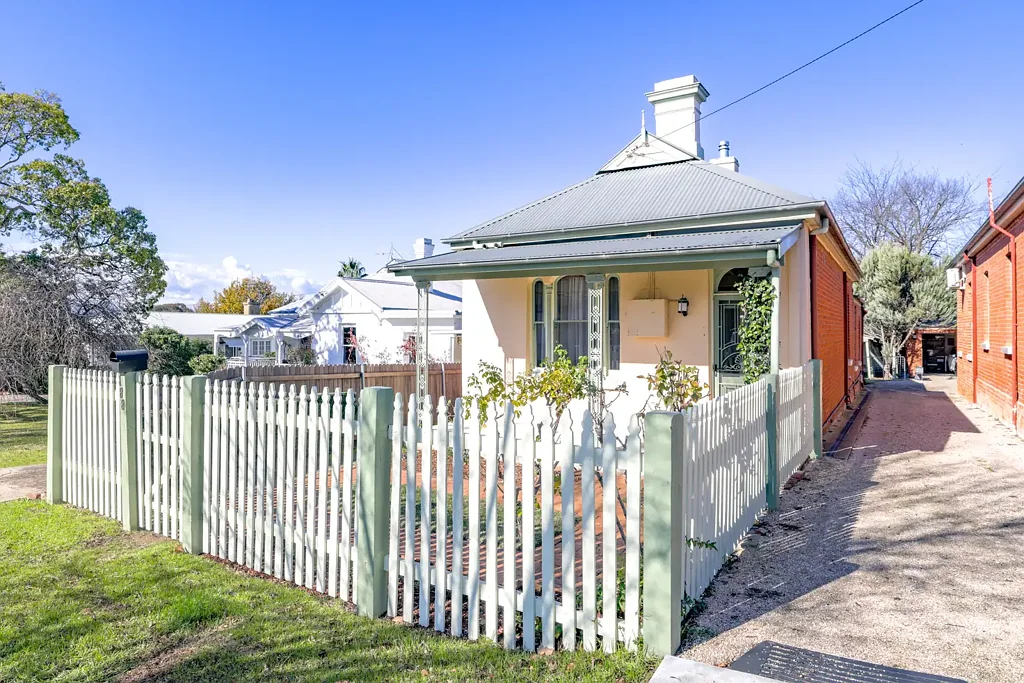 TWO BEDROOM COTTAGE Available NOW!!!!