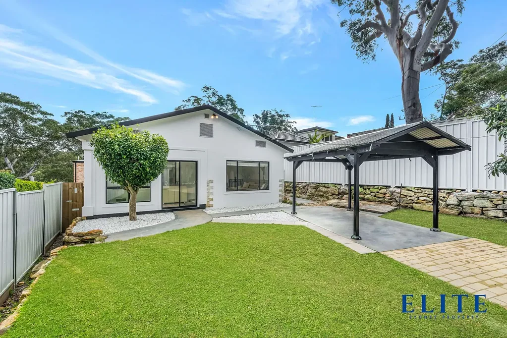 Sandy Point 4房 宽敞的家庭生活空间，多功能娱乐区，双车库及独立休闲区 Spacious Family Living with Multiple Entertaining Areas, Double Garage & Separate Retreat