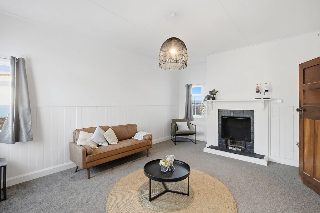 Castlecliff 4 Bedroom Character, charm and coastal vibes!