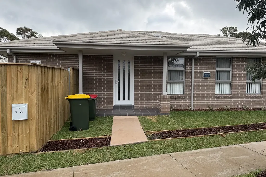 Brand New Detached granny flat with street-frontage