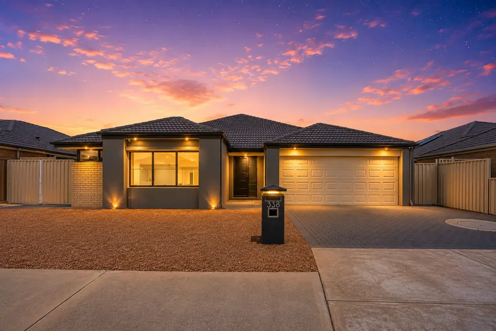 Seville Grove 4Moenga The Family Entertainer with Room for All the Toys!
