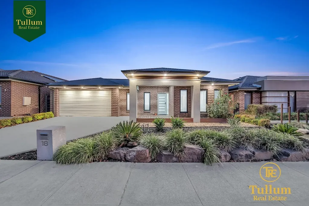 Stylish 4-Bedroom Family Home in Clyde