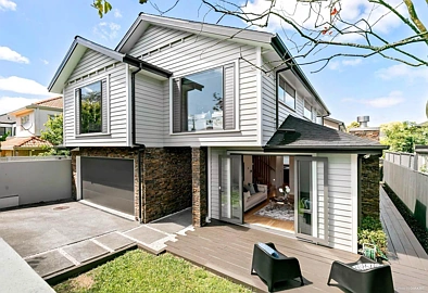Spacious, Modern Family Retreat in Leafy Epsom...