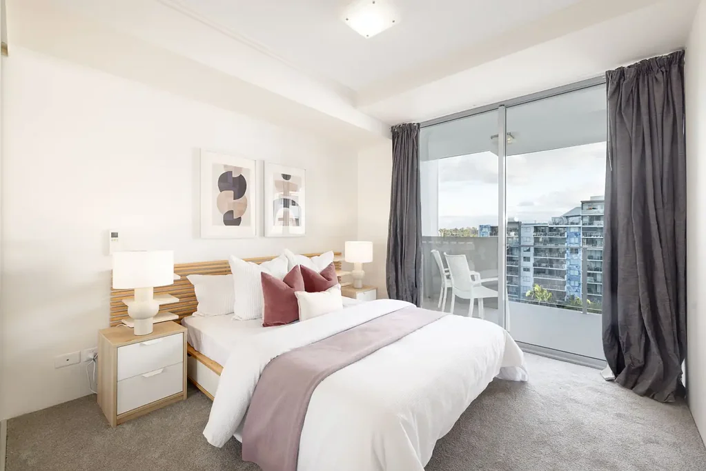 Partly Furnished West End Star!