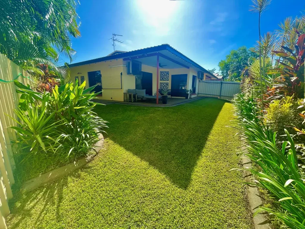 Stylish, Secure & Move-In Ready � 6/11 Sonder Crescent, Bake