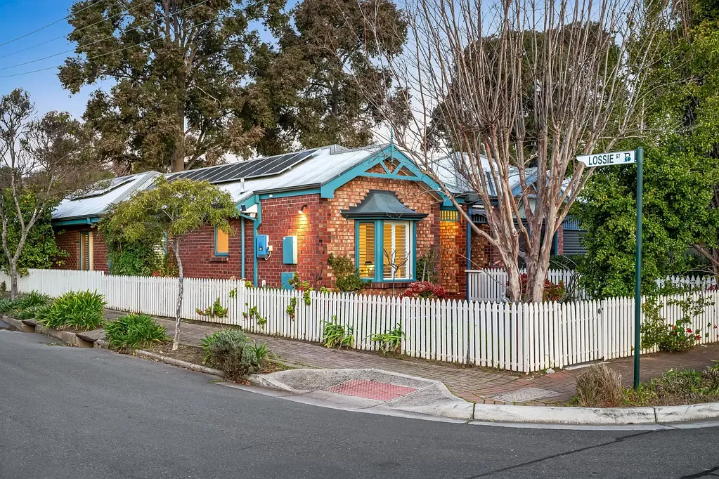 Kensington Park 2房  Beautiful Cottage-Inspired Base on the Doorstep of The Parade.