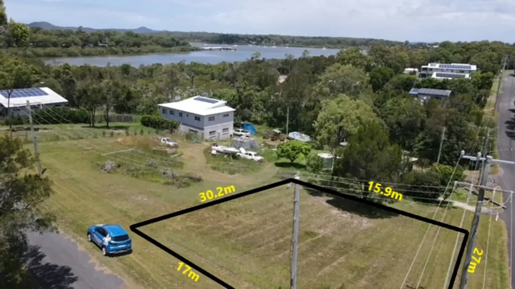 Macleay Island Lovely Waterview corner block