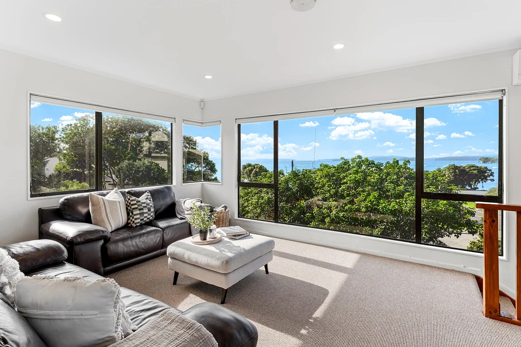 Algies Bay 4બેડરૂમ Multi gen family bach oh so close to the beach