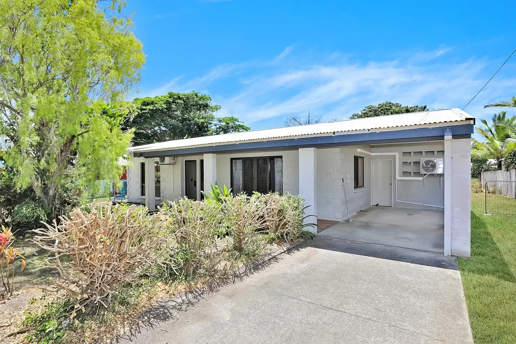 Fully Air Conditioned Two Bedroom Home with Huge Fenced Yard