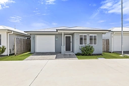 398/2 Koplick Road, Chambers Flat
