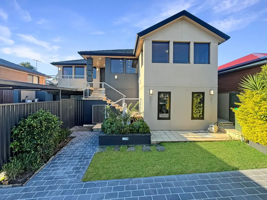 Contemporary family home with inground salt-water Pool!
