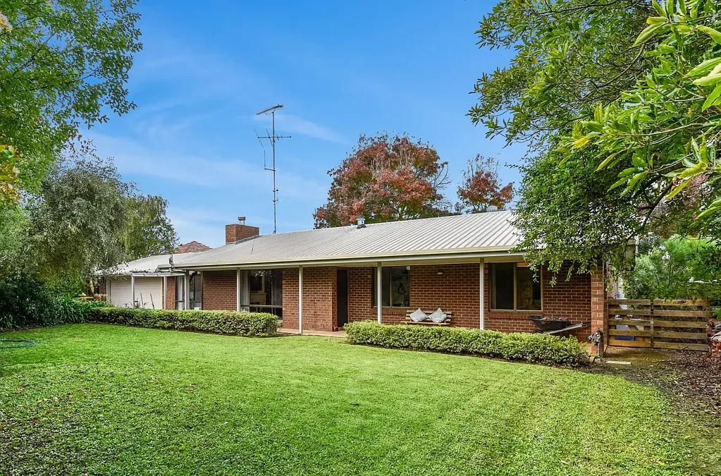 24 Cameron St, Penola, SA 5277