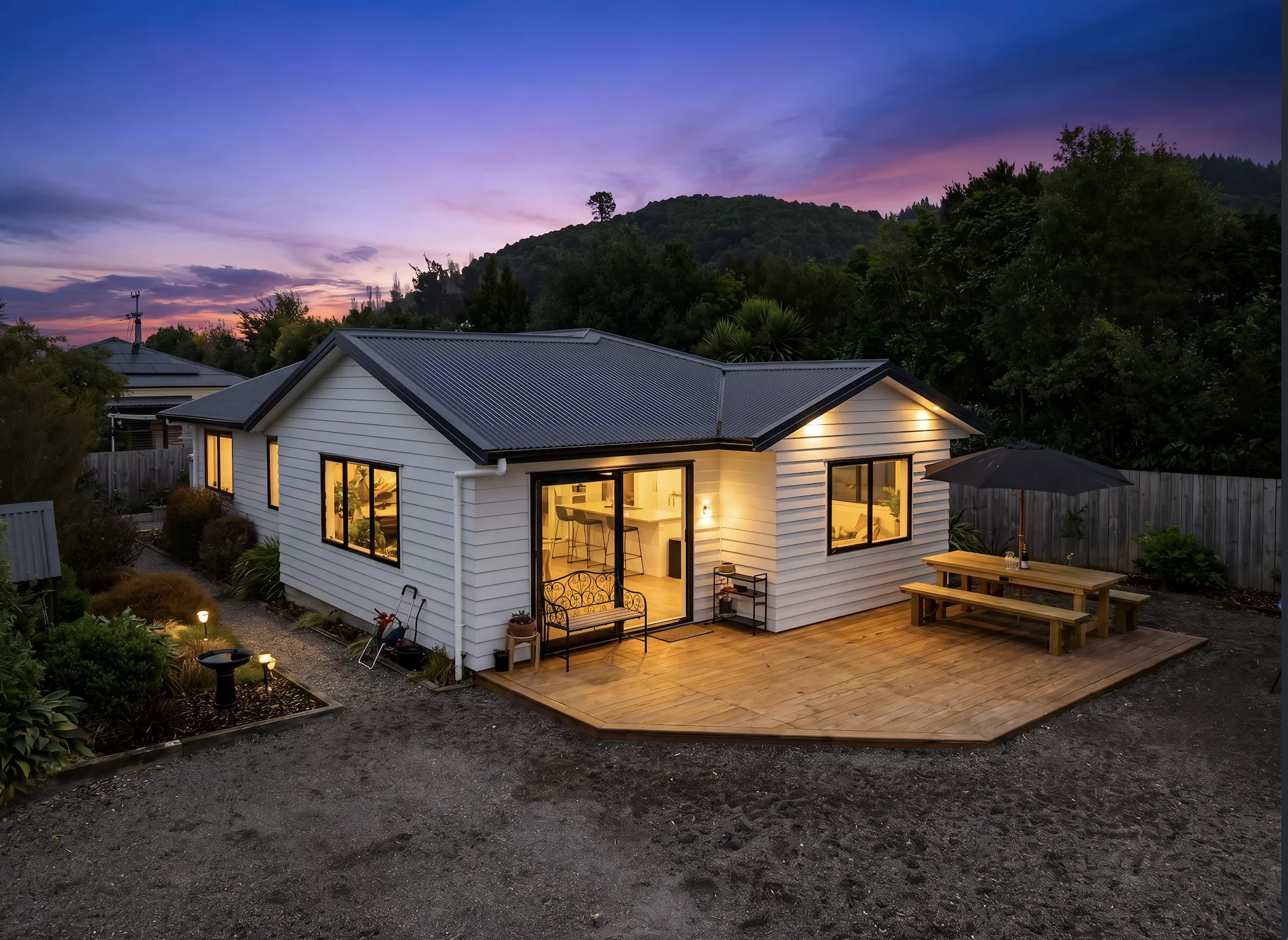 Featherston 3Moenga Modern Living, Connected Location