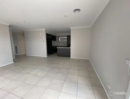 1 Takeoff Street, Diggers Rest, VIC 3427, 3 Kuwarto, 2 Banyo, House