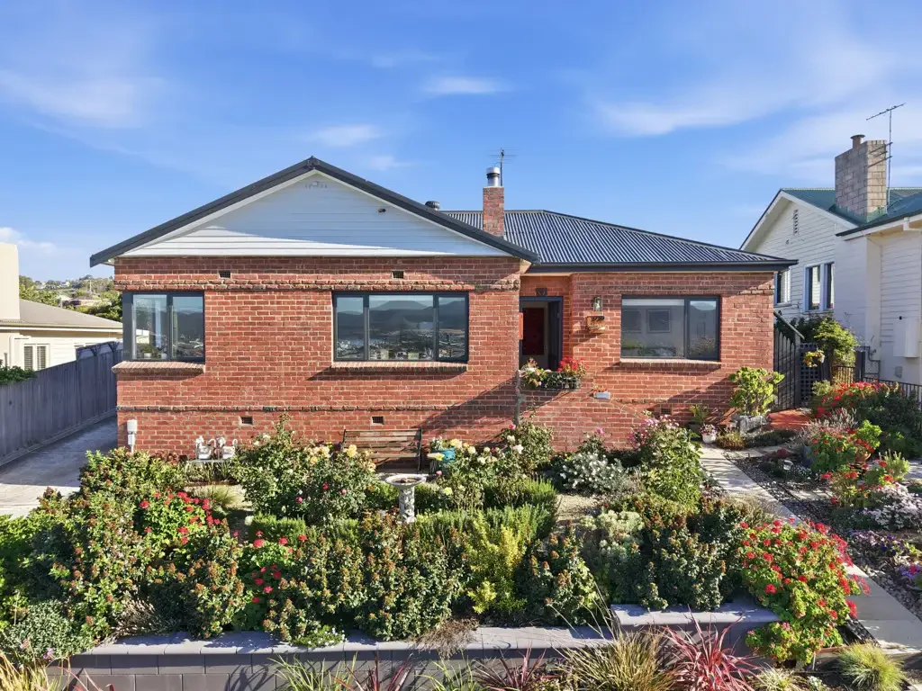 Renovated, Double Glazed Windows & Incredible Location