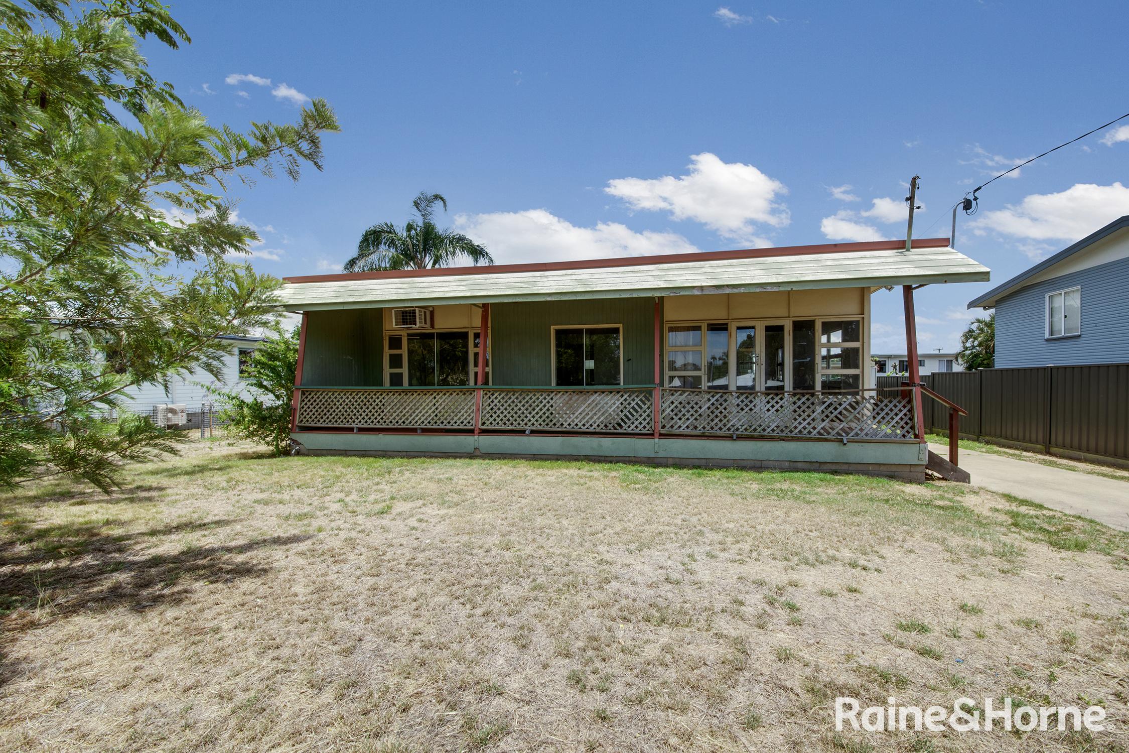 12 COASE ST, WEST GLADSTONE QLD 4680, 0 chambres, 0 salles de bain, House