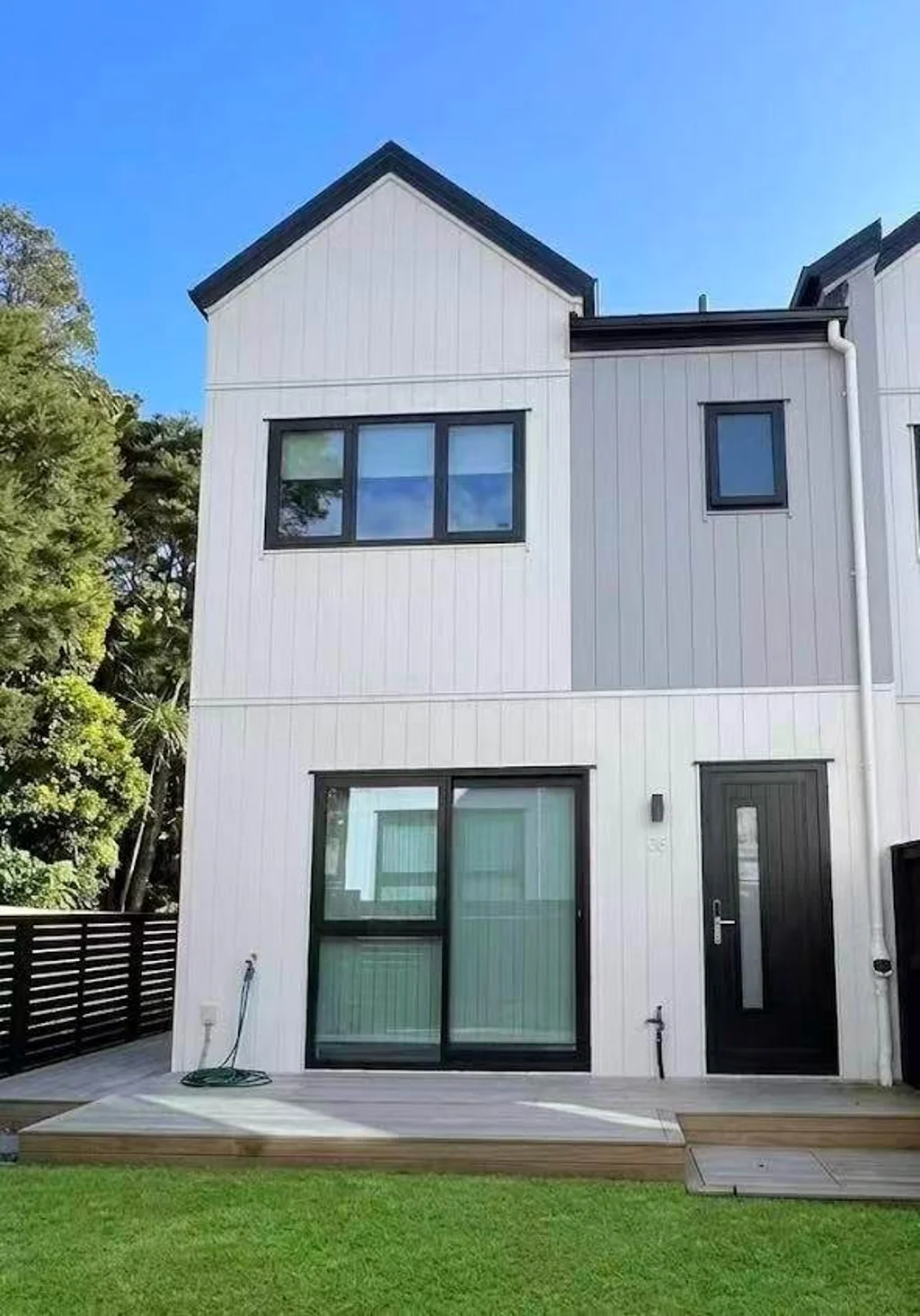 Modern, Sun-Filled 2-Bedroom Home in Prime Hen...