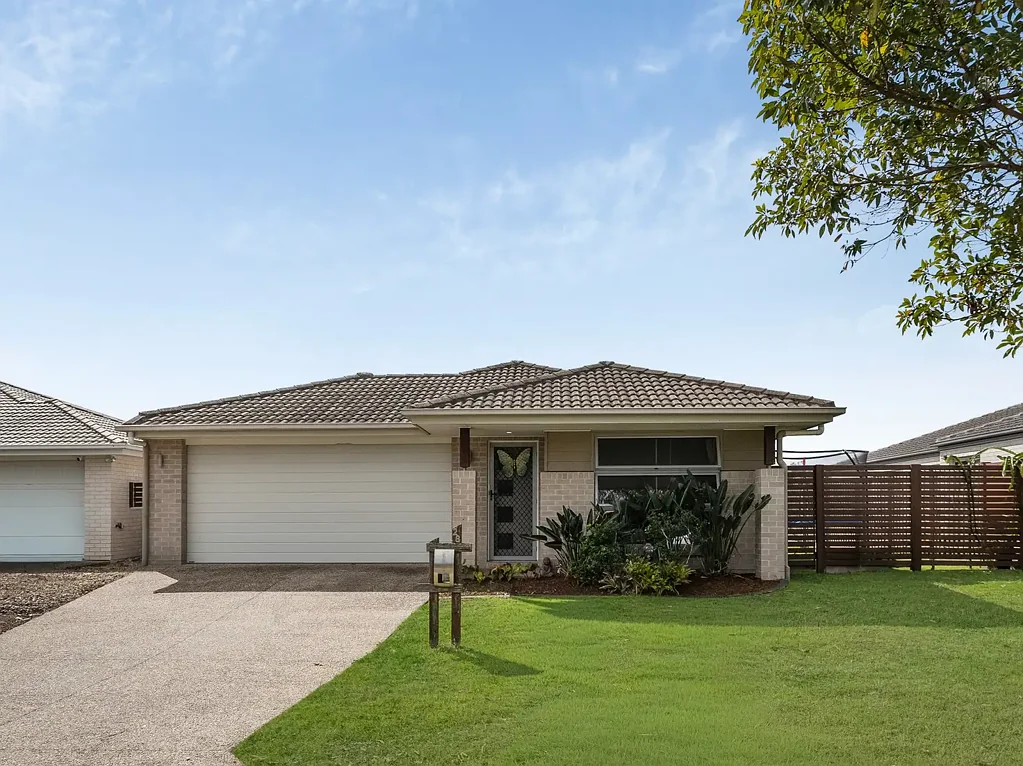 Burpengary East 4 Slaapkamer The Perfect Blend of Comfort, Space & Lifestyle!
