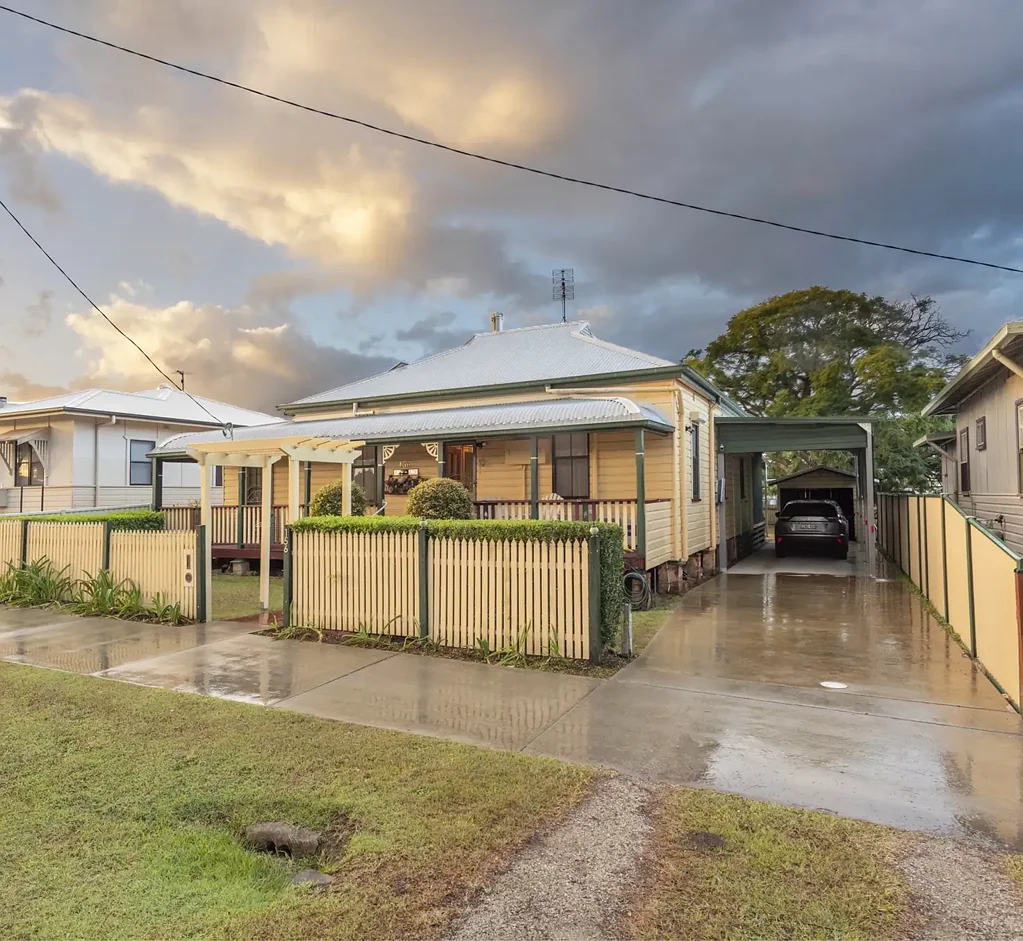 Grafton 4房  "Jacaranda Cottage" – Timeless Charm with Modern Comfort & Space