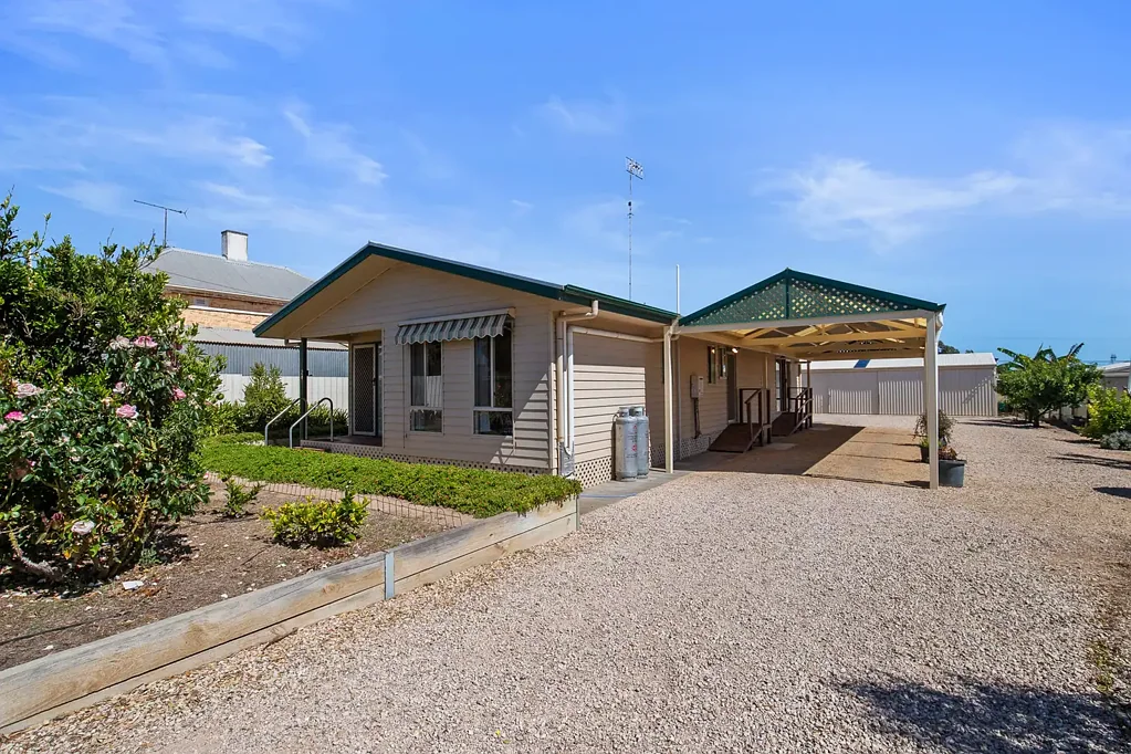 Port Victoria 3 Slaapkamer Spacious Coastal Retreat with Exceptional Shedding